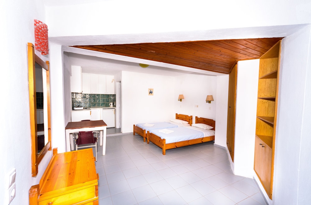 Classic Apartments — Hotel rooms in Hersonissos