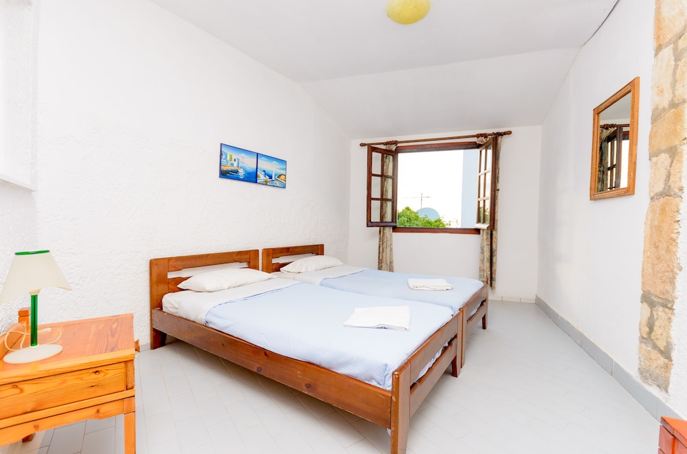 Classic Apartments — Hotel rooms in Hersonissos