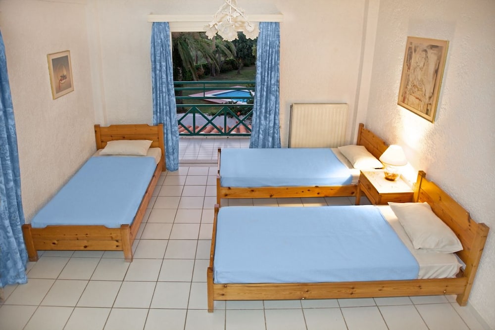Classic Apartments — Hotel rooms in Hersonissos