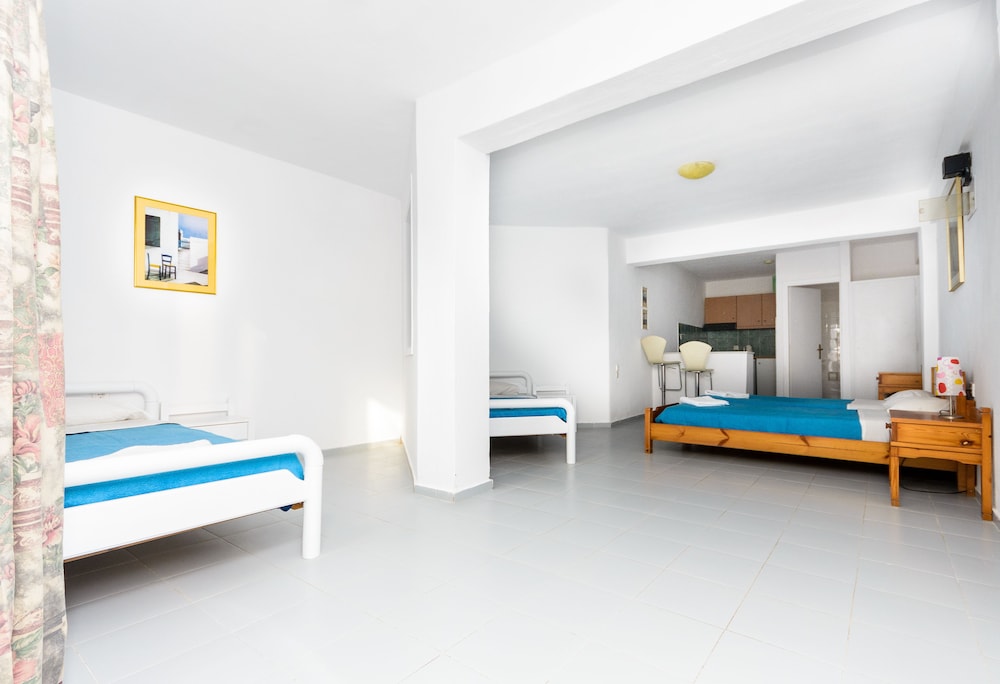Classic Apartments — Hotel rooms in Hersonissos