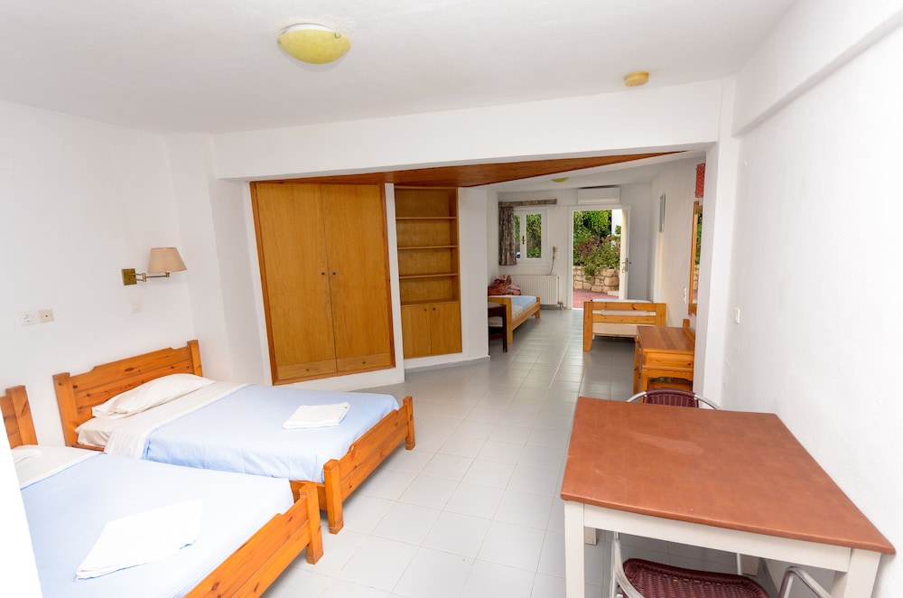 Classic Apartments — Hotel rooms in Hersonissos