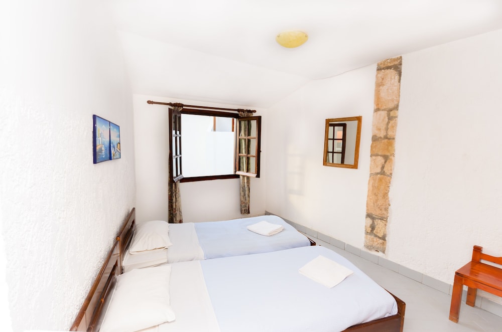 Classic Apartments — Hotel rooms in Hersonissos