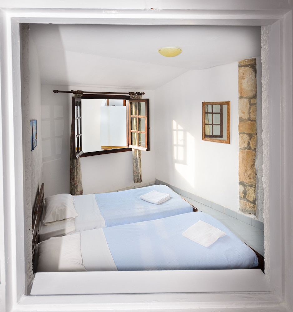 Classic Apartments — Hotel rooms in Hersonissos