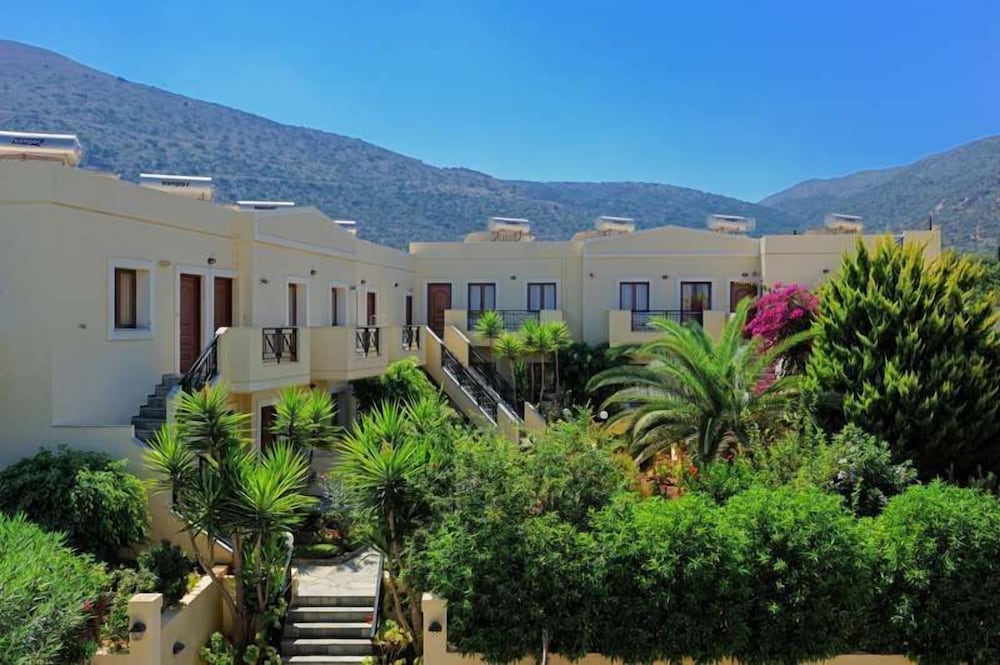 Maria Lambis Apartments — Hotel building in Stalida