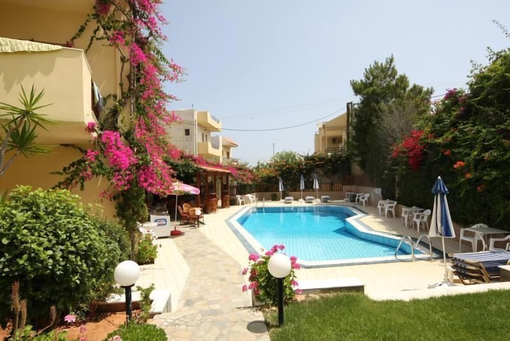 Maria Lambis Apartments — Swimming pool in Stalida