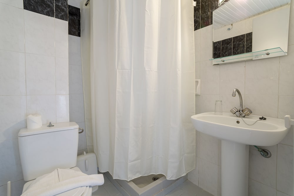 Hermes Hotel — Hotel rooms in Kefalos, South Aegean