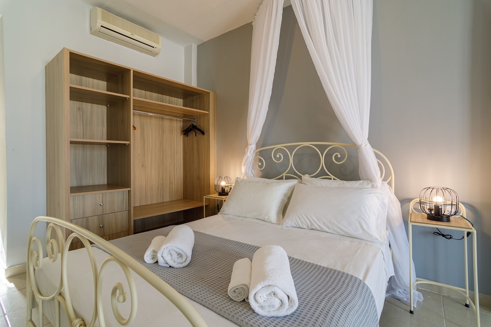 Hermes Hotel — Hotel rooms in Kefalos, South Aegean