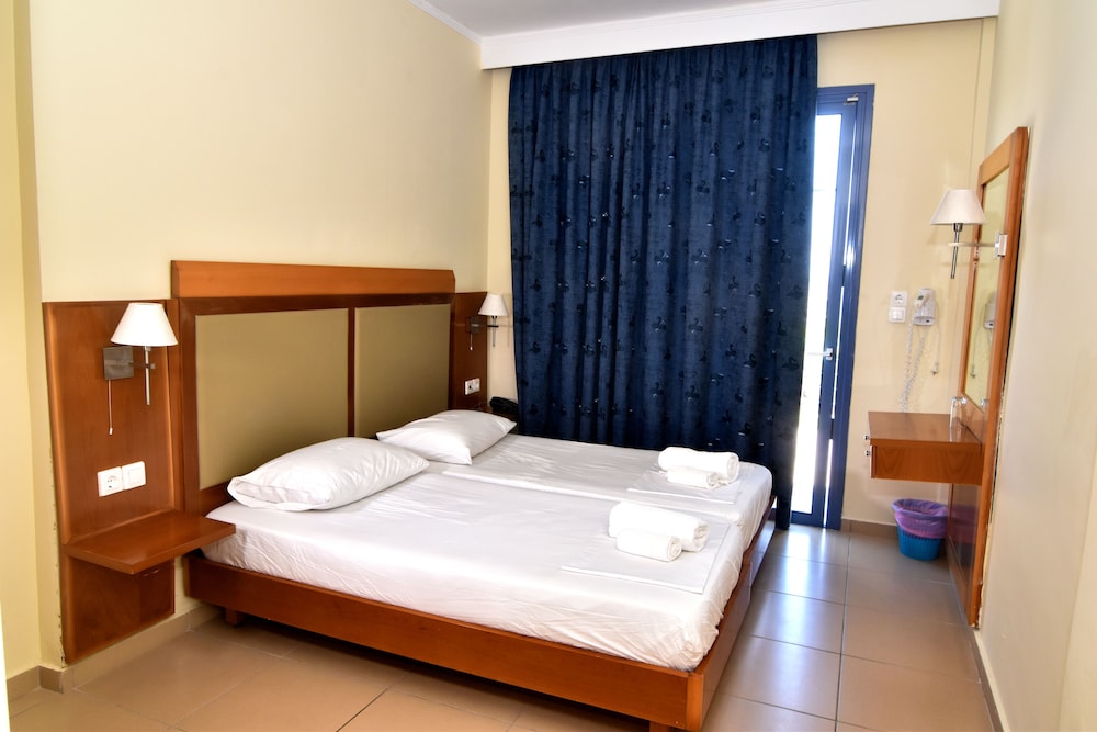 Hermes Hotel — Hotel rooms in Kefalos, South Aegean