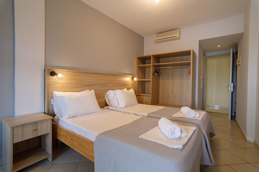 Hermes Hotel — Hotel rooms in Kefalos, South Aegean