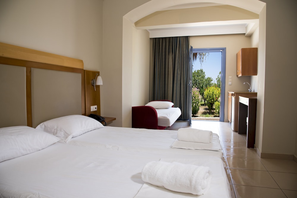 Hermes Hotel — Hotel rooms in Kefalos, South Aegean