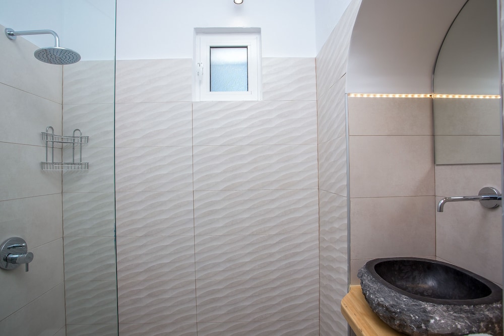 Hotel Muses — Hotel rooms in Faliraki, South Aegean