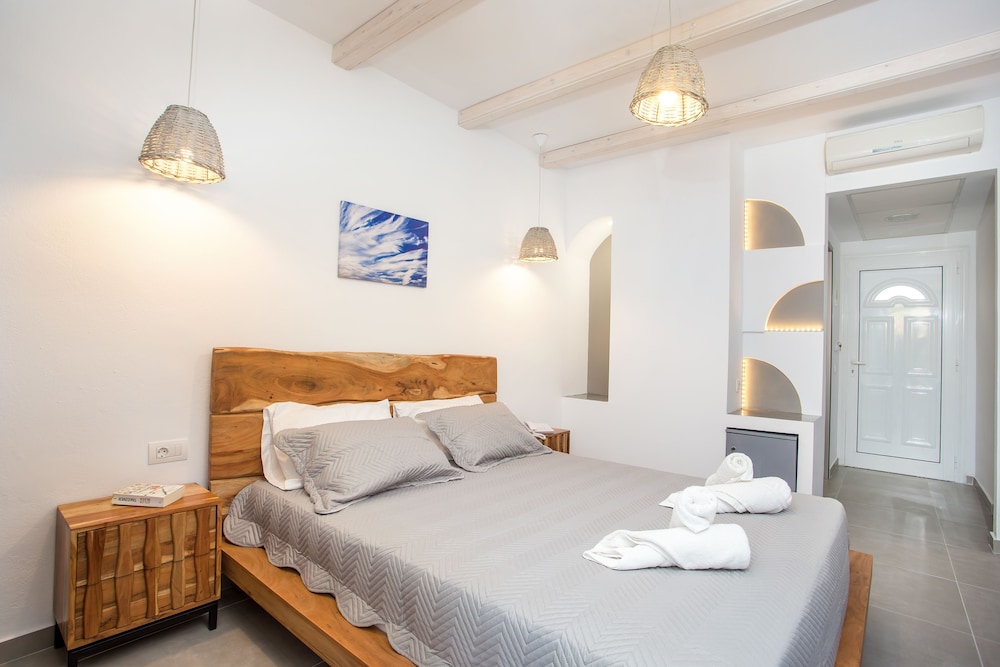 Hotel Muses — Hotel rooms in Faliraki, South Aegean