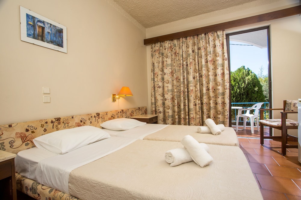 Hotel Muses — Hotel rooms in Faliraki, South Aegean