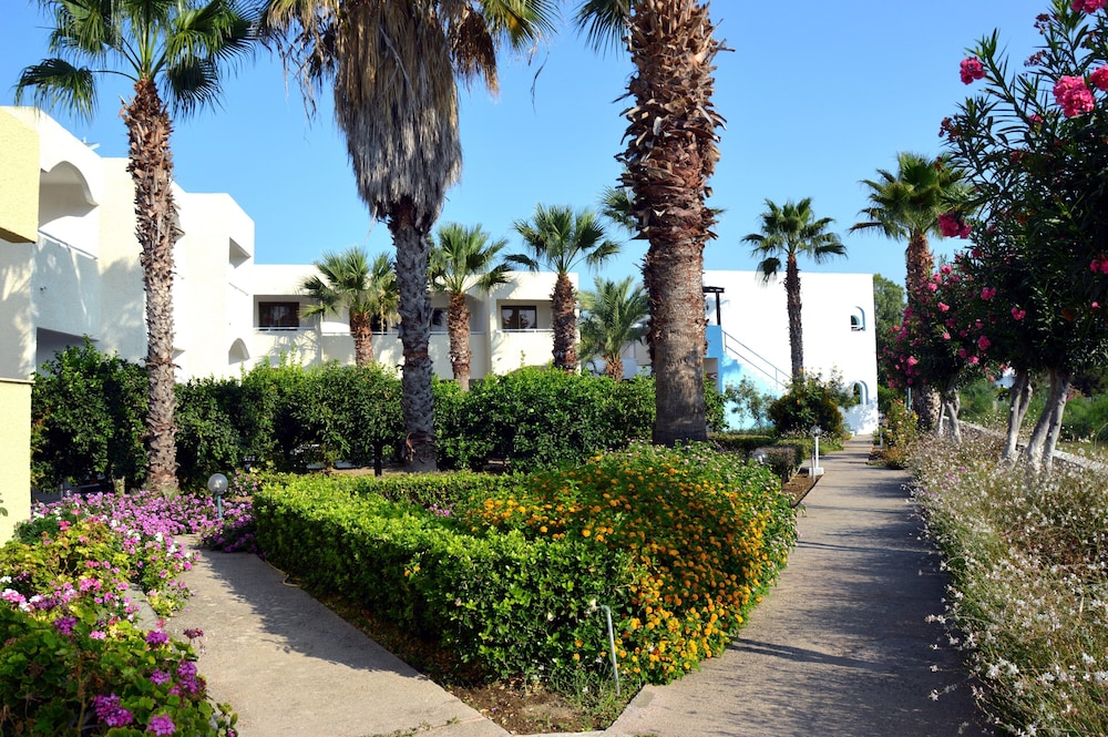 Hotel Muses — Hotel building in Faliraki, South Aegean