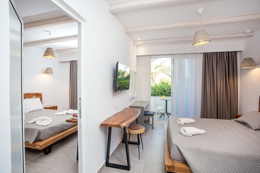 Hotel Muses — Hotel rooms in Faliraki, South Aegean
