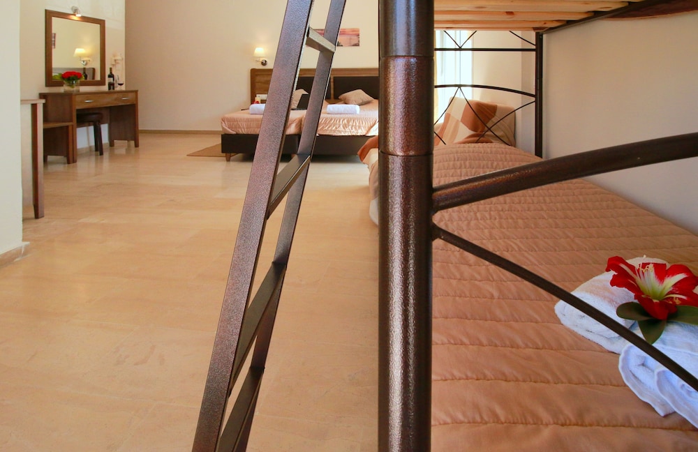 Hotel Yannis Corfu — Hotel rooms in Ypsos, Ionian Islands