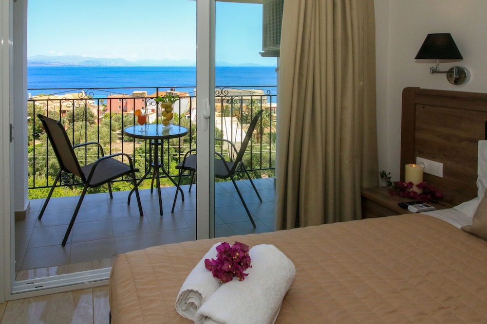 Hotel Yannis Corfu — Hotel rooms in Ypsos, Ionian Islands