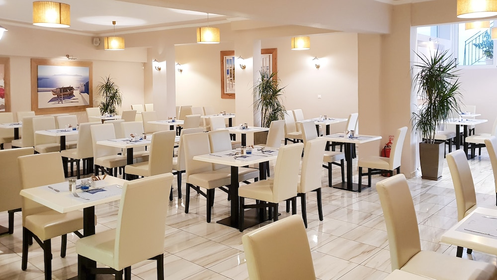 Hotel Yannis Corfu — Restaurant & bars in Ypsos, Ionian Islands
