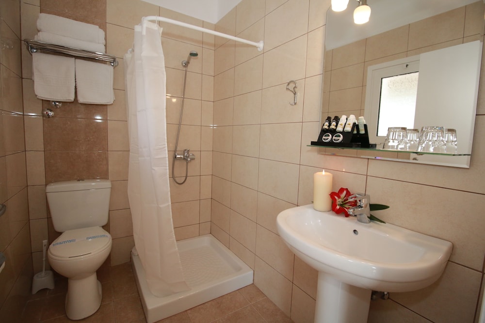 Hotel Yannis Corfu — Hotel rooms in Ypsos, Ionian Islands
