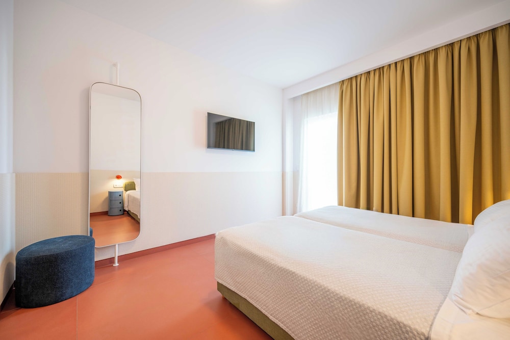 Orion Hotel Faliraki — Hotel rooms in Faliraki, South Aegean