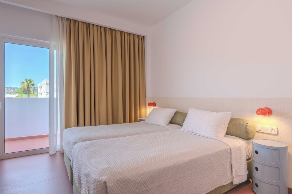 Orion Hotel Faliraki — Hotel rooms in Faliraki, South Aegean