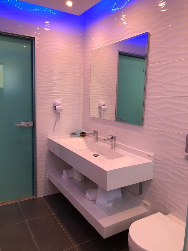 Elpida Beach Studios — Hotel rooms in Faliraki, South Aegean