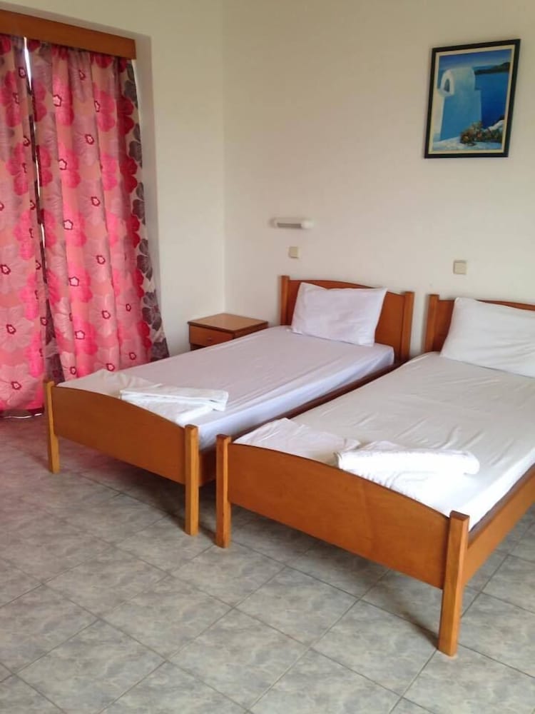 Elpida Beach Studios — Hotel rooms in Faliraki, South Aegean