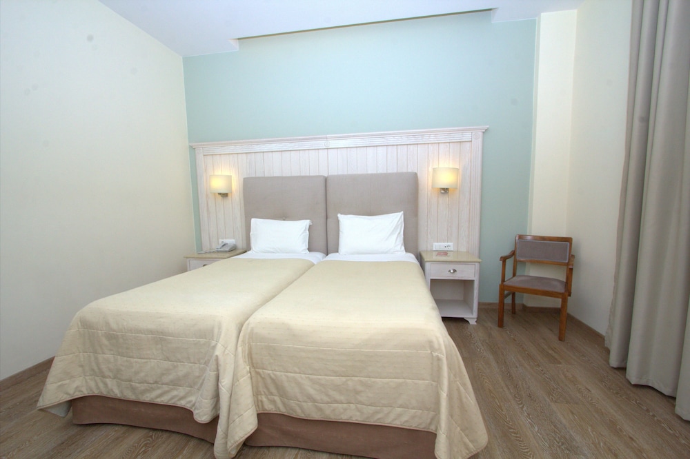 Art Hotel Debono — Hotel rooms in Gouvia, Ionian Islands