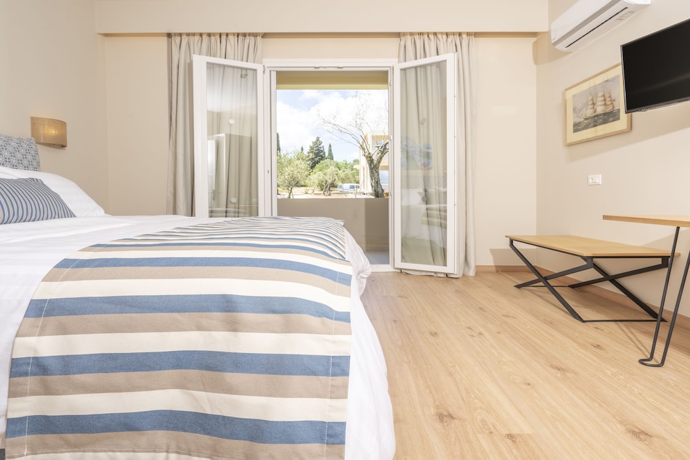 Art Hotel Debono — Hotel rooms in Gouvia, Ionian Islands