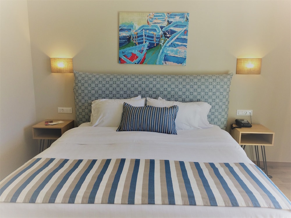 Art Hotel Debono — Hotel rooms in Gouvia, Ionian Islands
