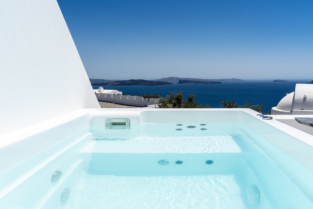 White Pearl Villas — Spa in Oia, South Aegean