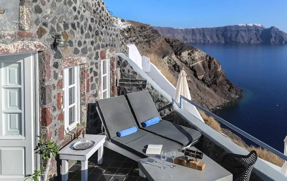 White Pearl Villas — Hotel rooms in Oia, South Aegean
