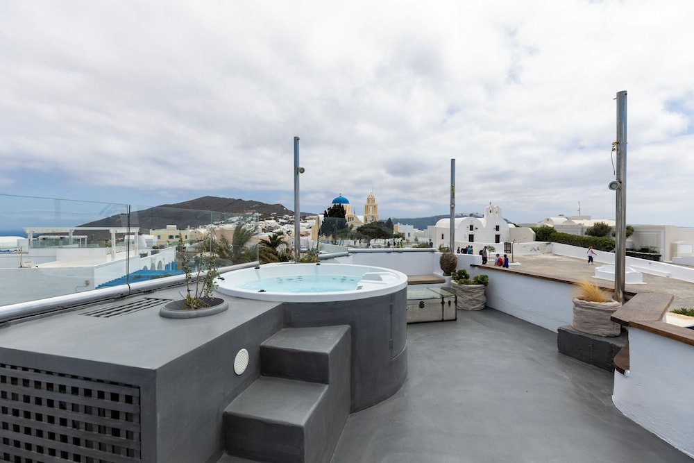 White Pearl Villas — Spa in Oia, South Aegean
