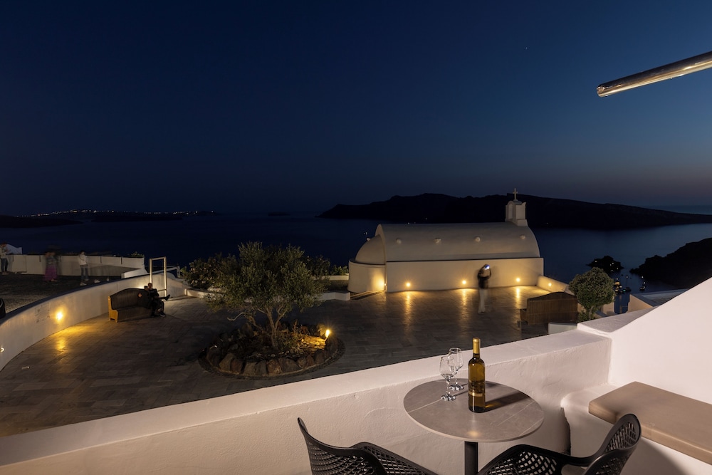 White Pearl Villas — Attractions in the area in Oia, South Aegean