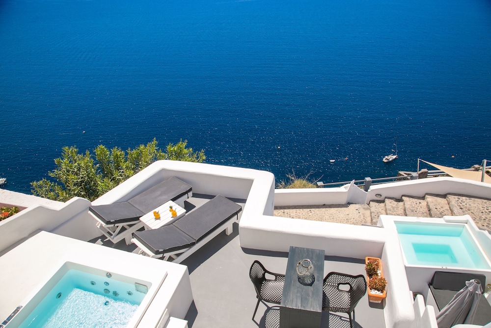 White Pearl Villas — Spa in Oia, South Aegean