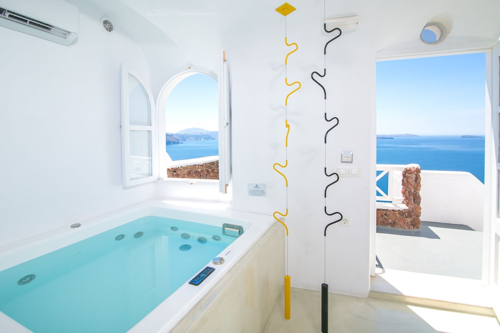 White Pearl Villas — Hotel rooms in Oia, South Aegean