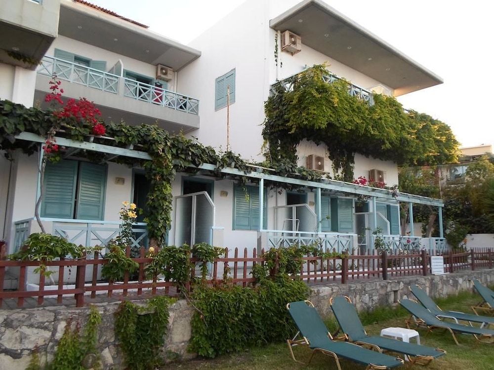 Anatoli Apartments — Hotel building in Hersonissos