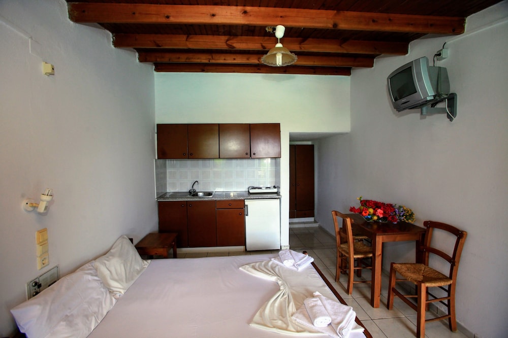 Anatoli Apartments — Hotel rooms in Hersonissos
