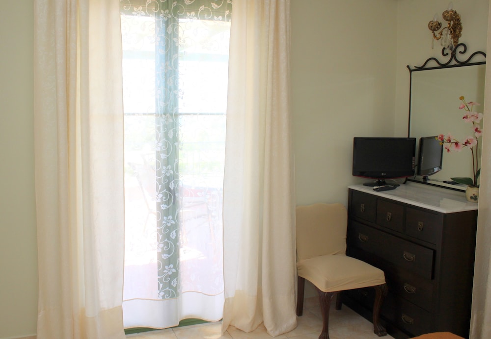 Monambeles Villas — Hotel rooms in Svoronata, Ionian Islands