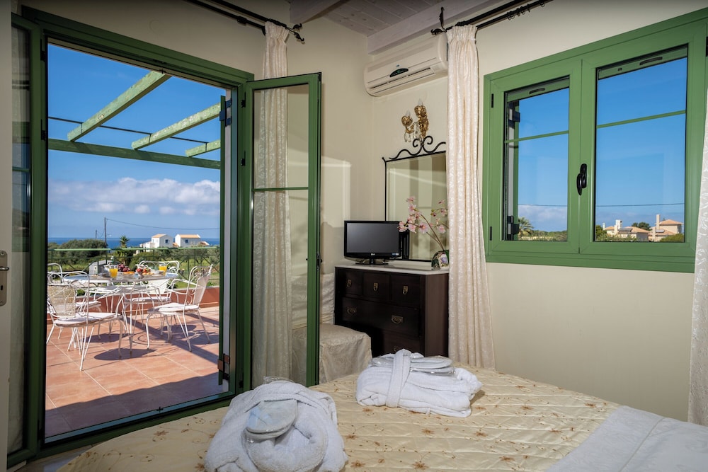 Monambeles Villas — Hotel rooms in Svoronata, Ionian Islands
