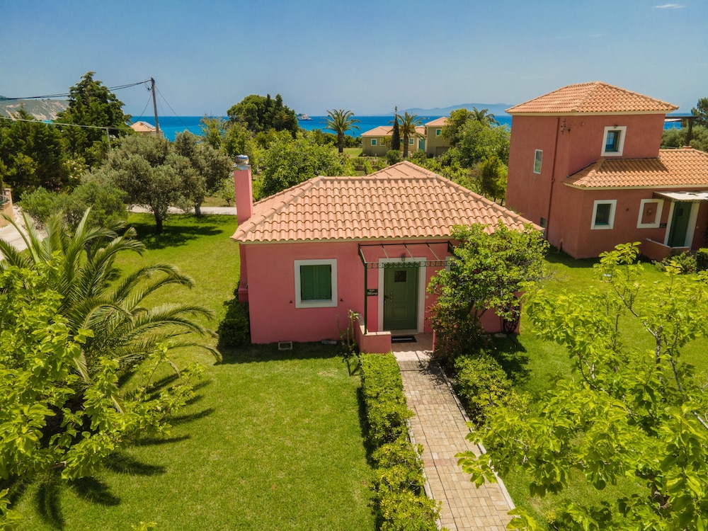 Monambeles Villas — Hotel building in Svoronata, Ionian Islands