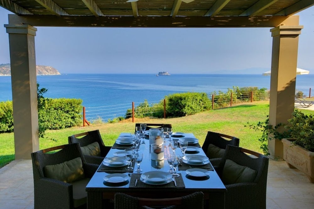 Monambeles Villas — Restaurant & bars in Svoronata, Ionian Islands