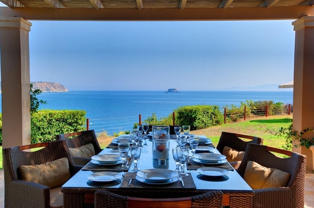 Monambeles Villas — Restaurant & bars in Svoronata, Ionian Islands