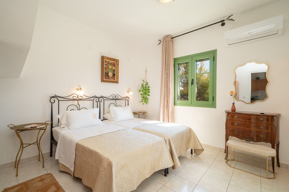 Monambeles Villas — Hotel rooms in Svoronata, Ionian Islands