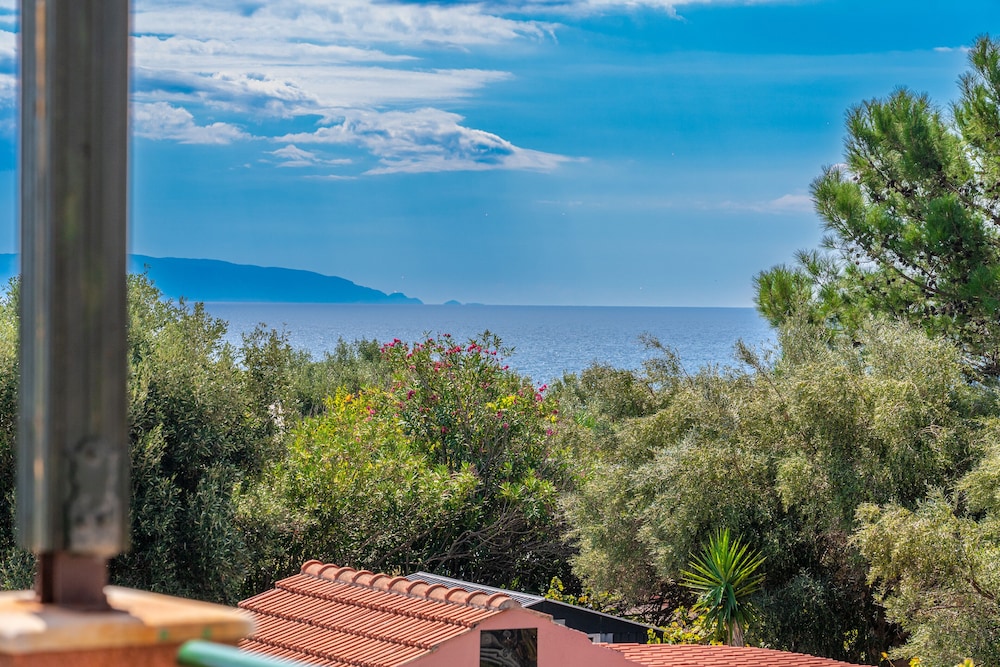 Monambeles Villas — Hotel rooms in Svoronata, Ionian Islands