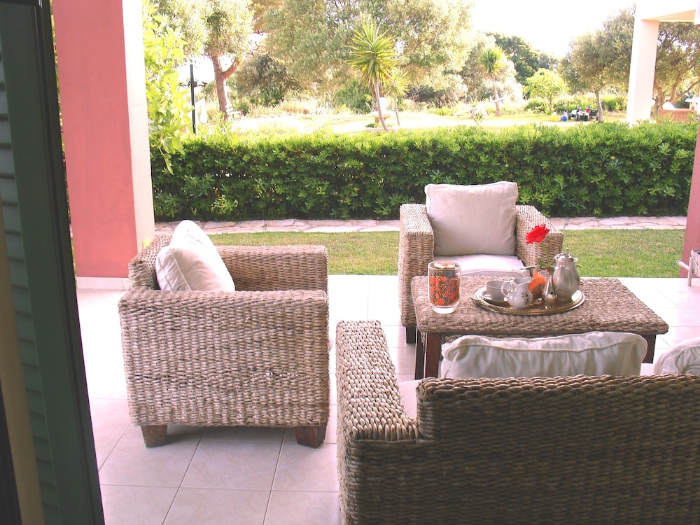 Monambeles Villas — Hotel rooms in Svoronata, Ionian Islands