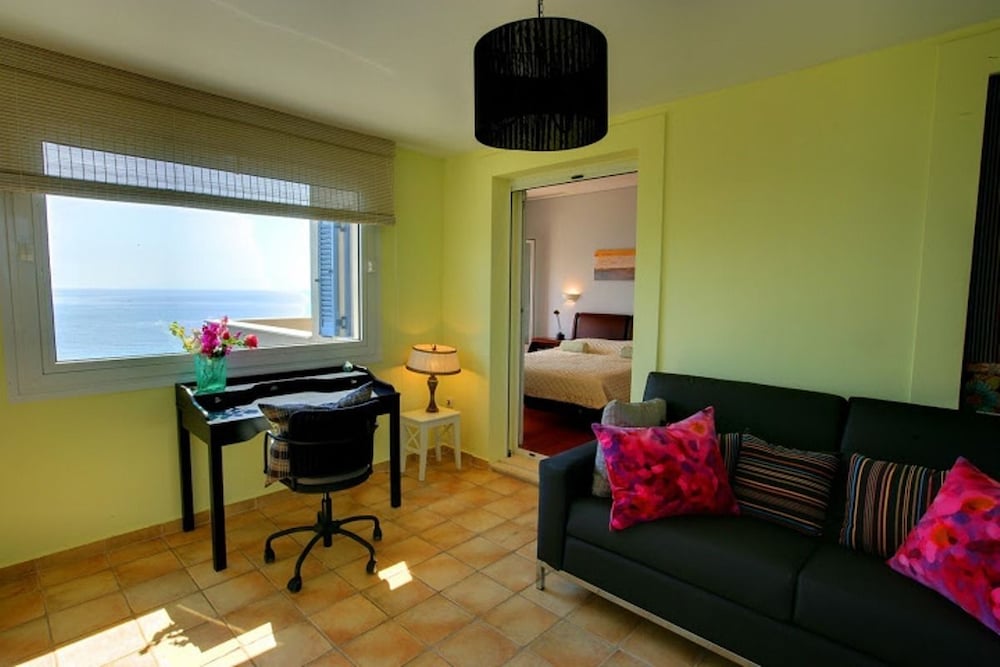 Monambeles Villas — Hotel rooms in Svoronata, Ionian Islands
