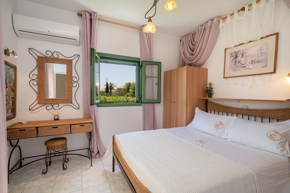 Monambeles Villas — Hotel rooms in Svoronata, Ionian Islands