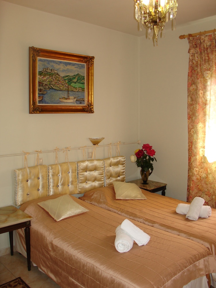 Monambeles Villas — Hotel rooms in Svoronata, Ionian Islands