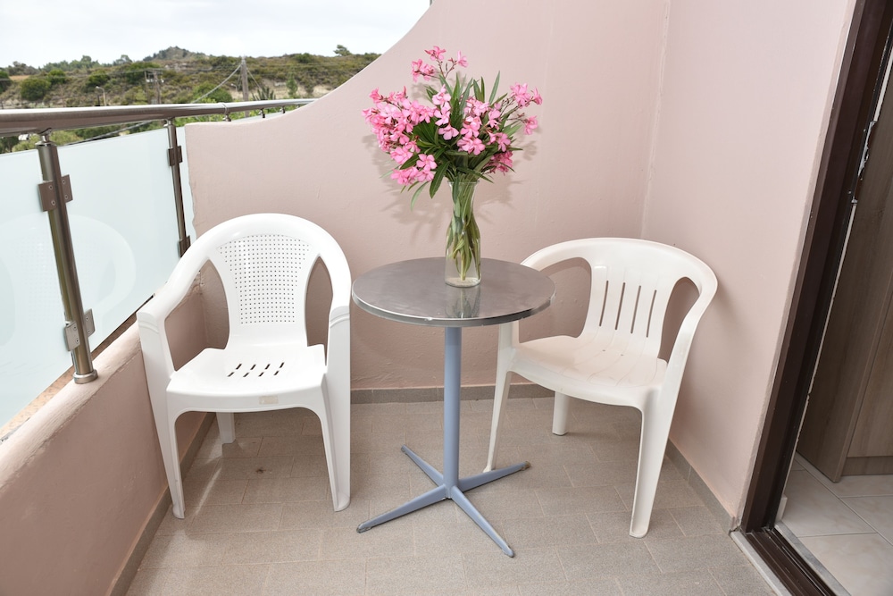 Rose Hotel Faliraki — Hotel rooms in Faliraki, South Aegean